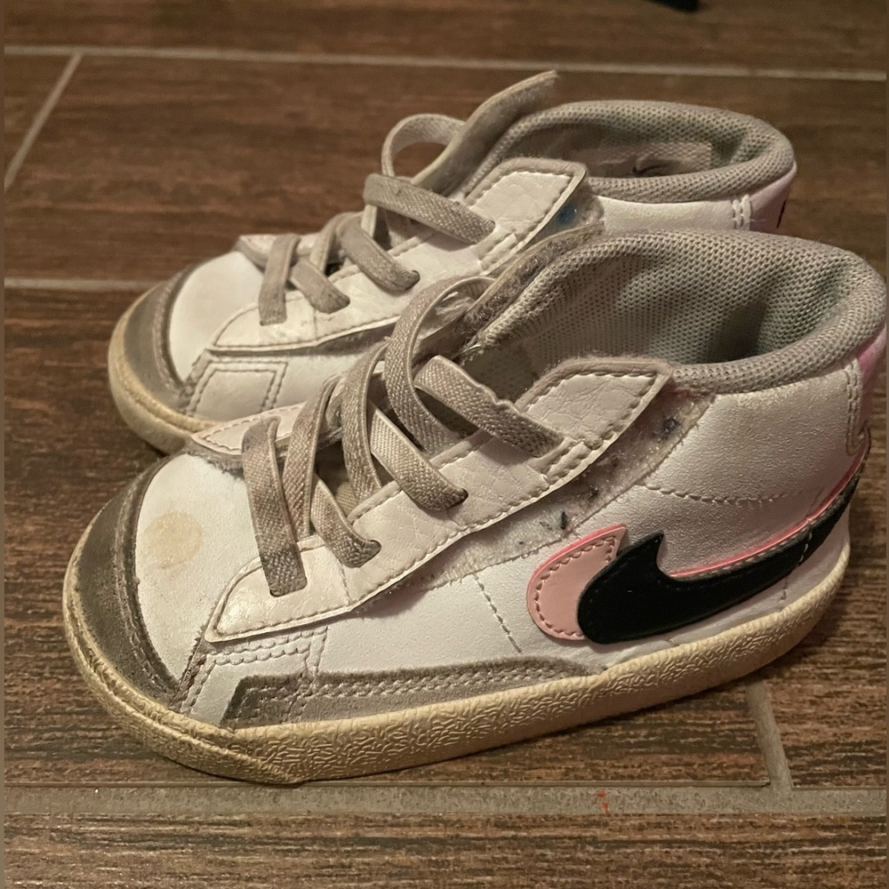 Nike Blazer size 7C